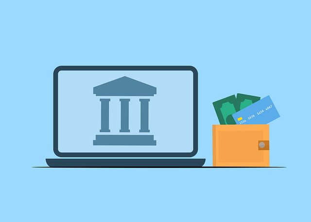 Ilustracja przedstawia laptop z ikoną budynku bankowego na ekranie, symbolizującą bankowość internetową. Obok znajduje się portfel z wystającymi banknotami i kartą płatniczą. Całość osadzona jest na jasnoniebieskim tle, co nawiązuje do tematyki finansów, płatności online i nowoczesnych usług bankowych.